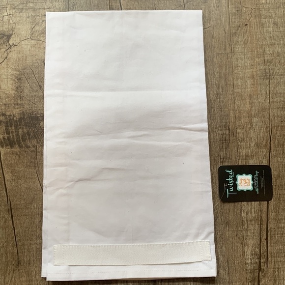 NWT Twisted Wares Hanging Kitchen Towel - Picture 4 of 4